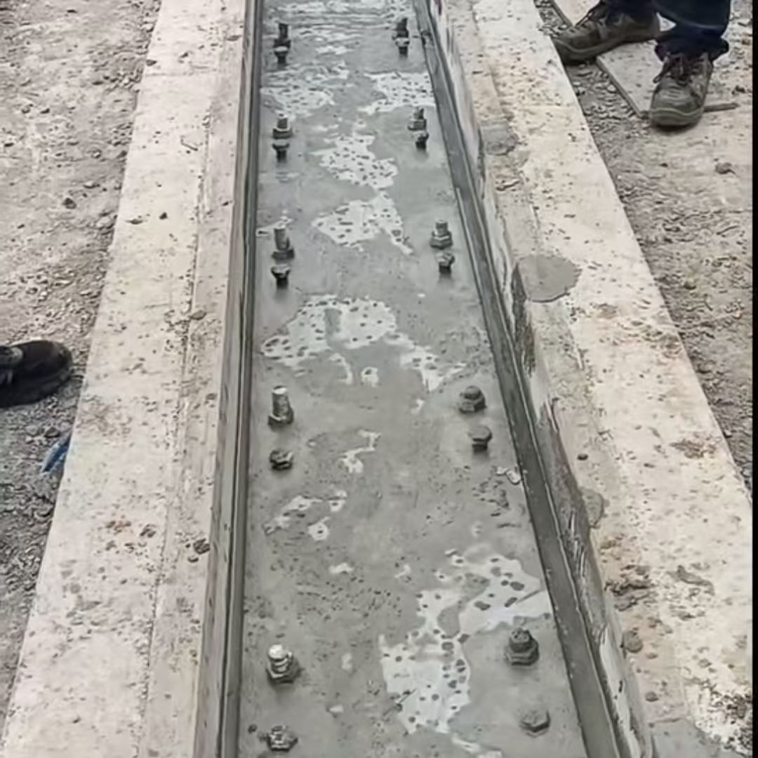 永新港口码头起重机龙门吊重型机械设备稳固用早强快凝轨道胶泥